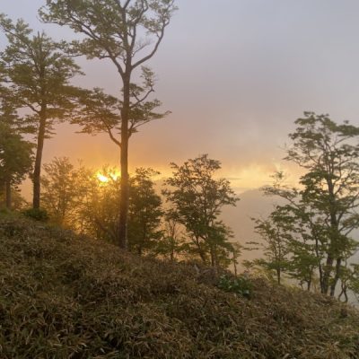 あタァ〜らしい朝がきた♬大日岳方面からの日の出