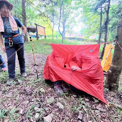 ピコシェルターに男性2人が入ったら