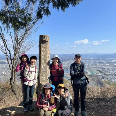 鳩吹山の山頂　ここからの展望も最高