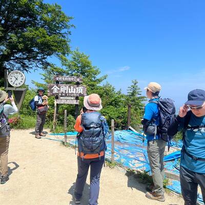 金剛山の山頂広場