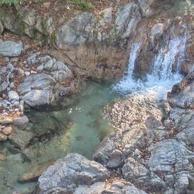 朝明渓谷の綺麗な水