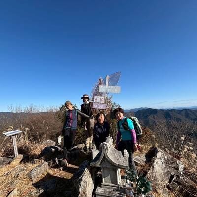 明神山山頂にて